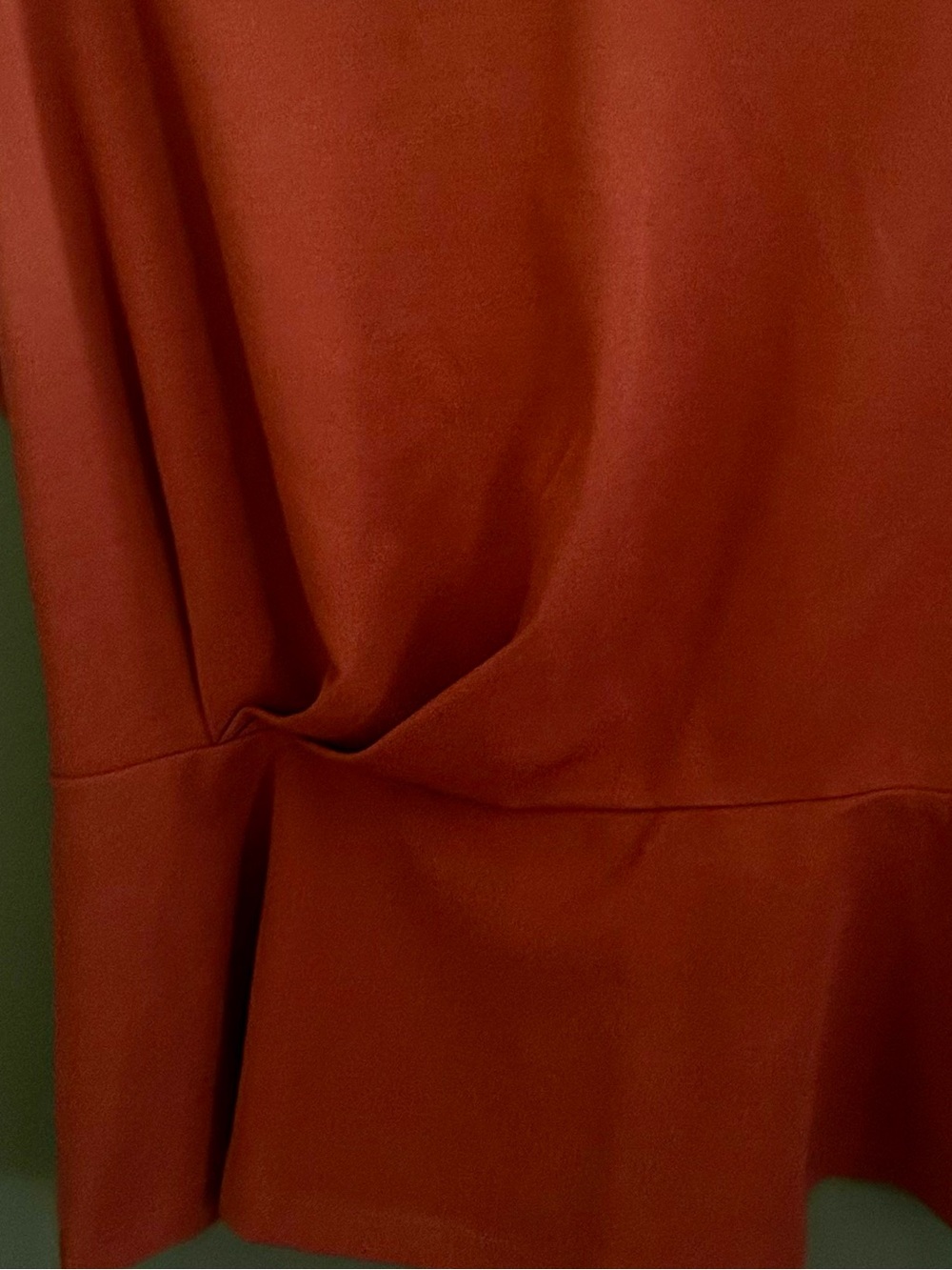 MELLODAY Rust Peplum Top - Picture 6 of 9